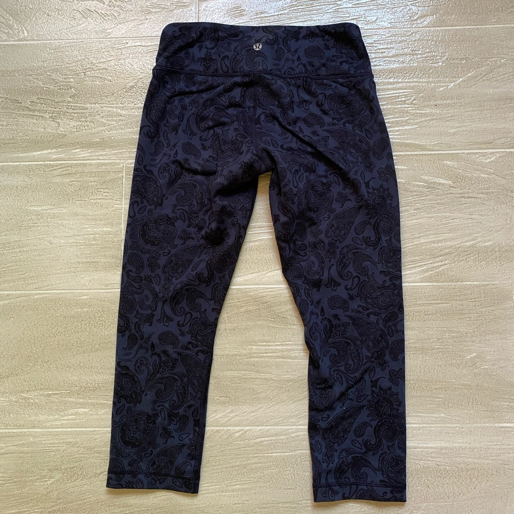 Lulu lemon cropped yoga pants